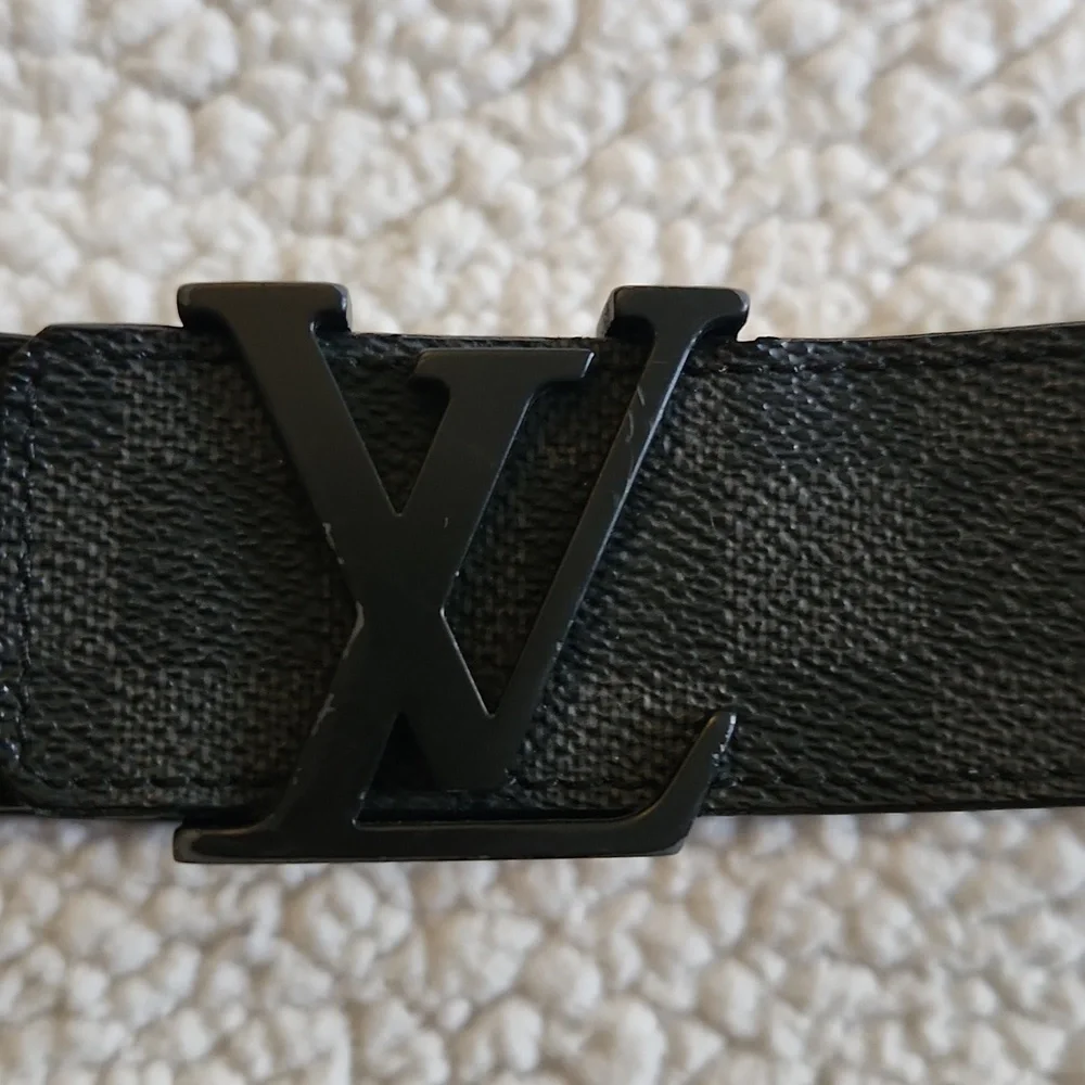 Louis Vuitton mens used belt - Picture 2 of 8